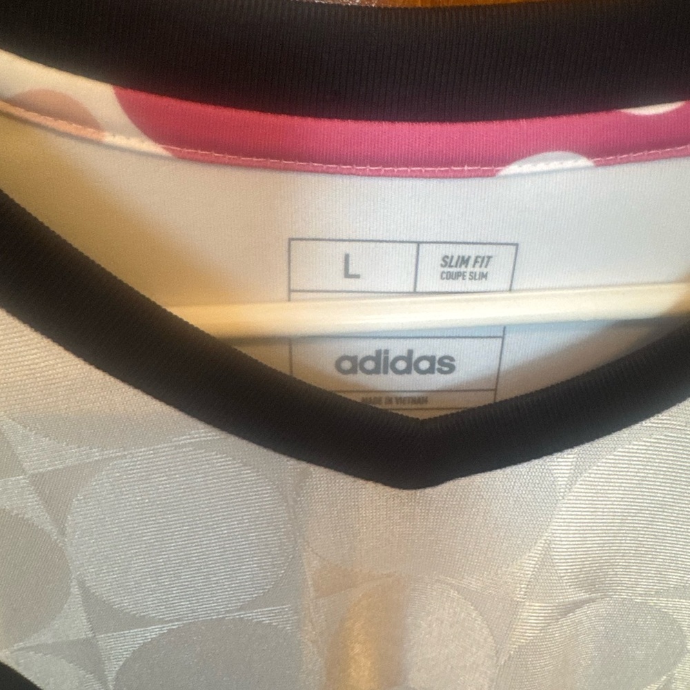 Adidas Love Unites - Picture 2 of 3